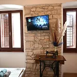 Ivana Penzion Pula