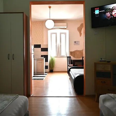 Ivana Rooms Guest house